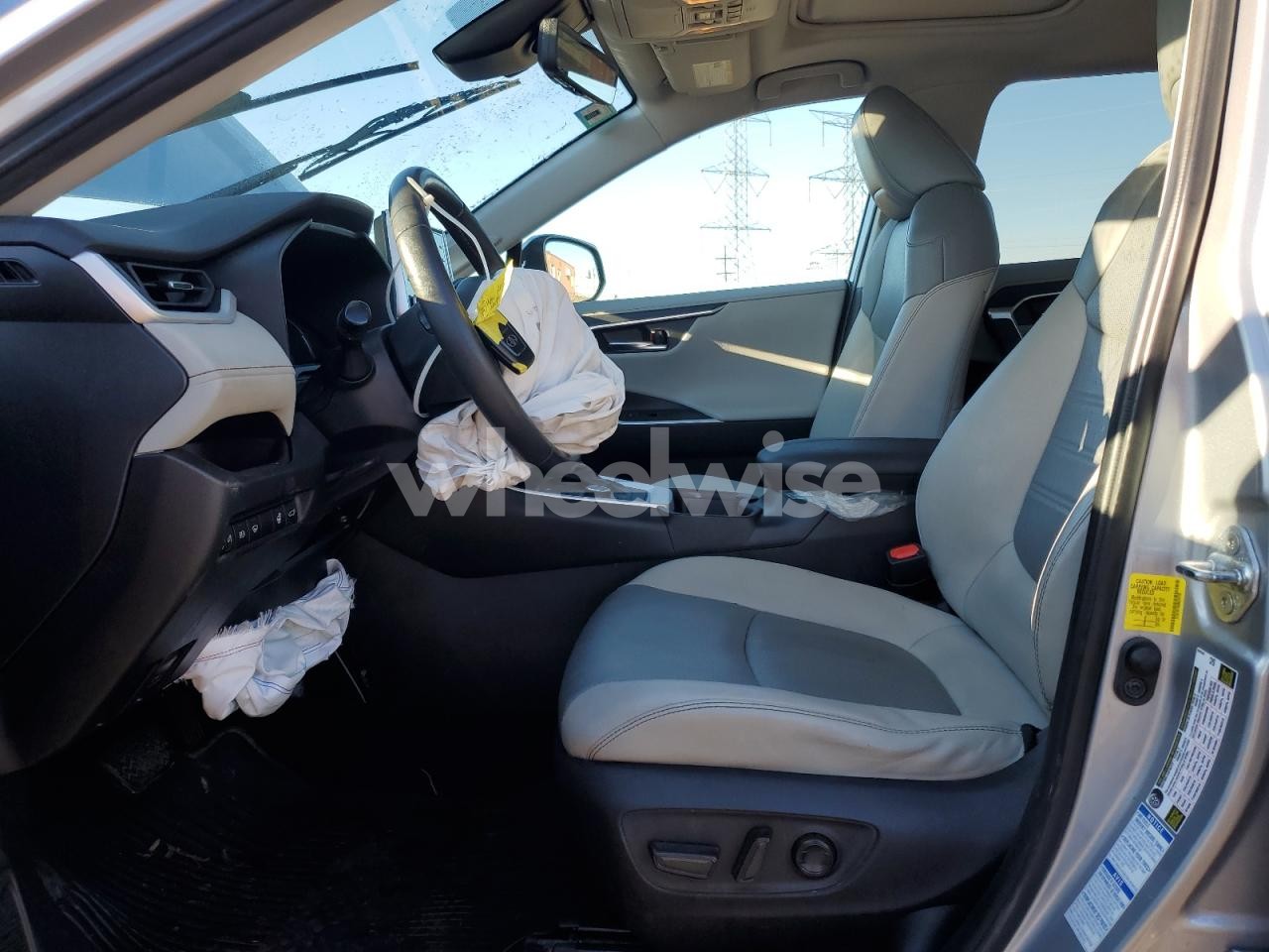 Photo 7 of 2021 TOYOTA RAV4 LIMITED (VIN 2T3N1RFV8MW228159)