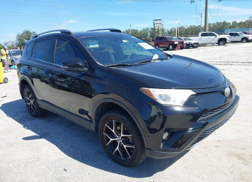 2018 Toyota Rav4 SE (VIN 2T3NFREV4JW427739) main photo