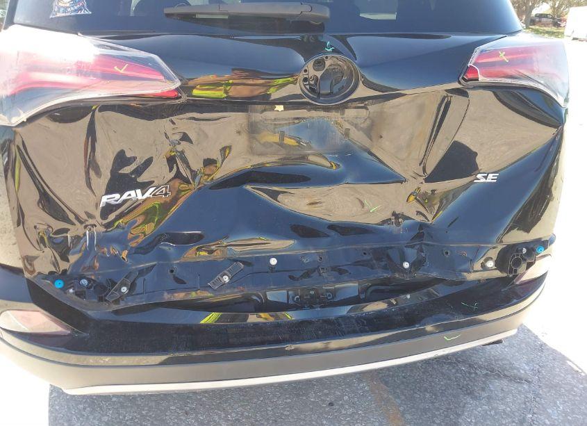 Photo 6 of 2018 Toyota Rav4 SE (VIN 2T3NFREV4JW427739)