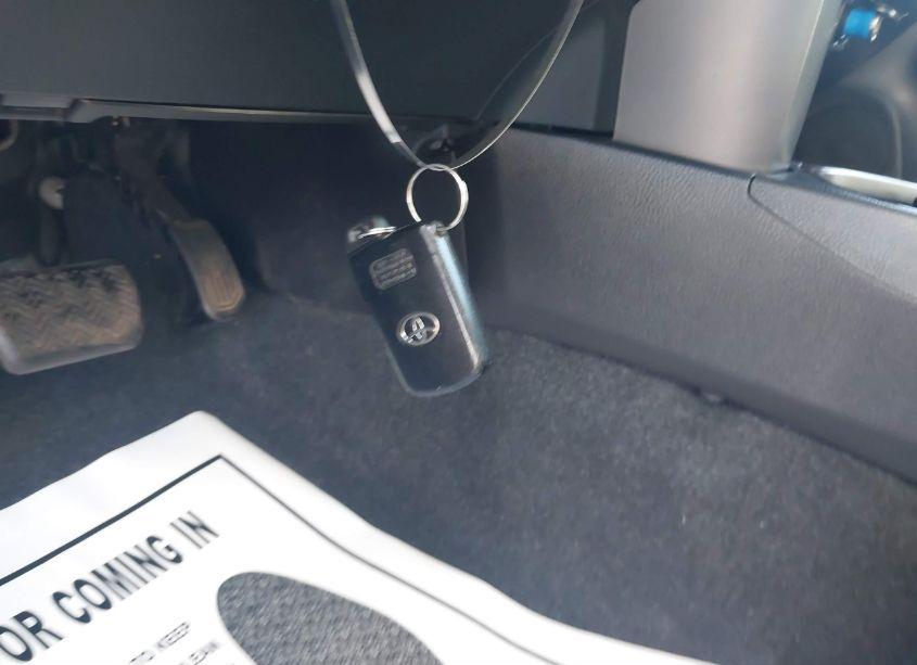 Photo 11 of 2018 Toyota Rav4 SE (VIN 2T3NFREV5JW453637)