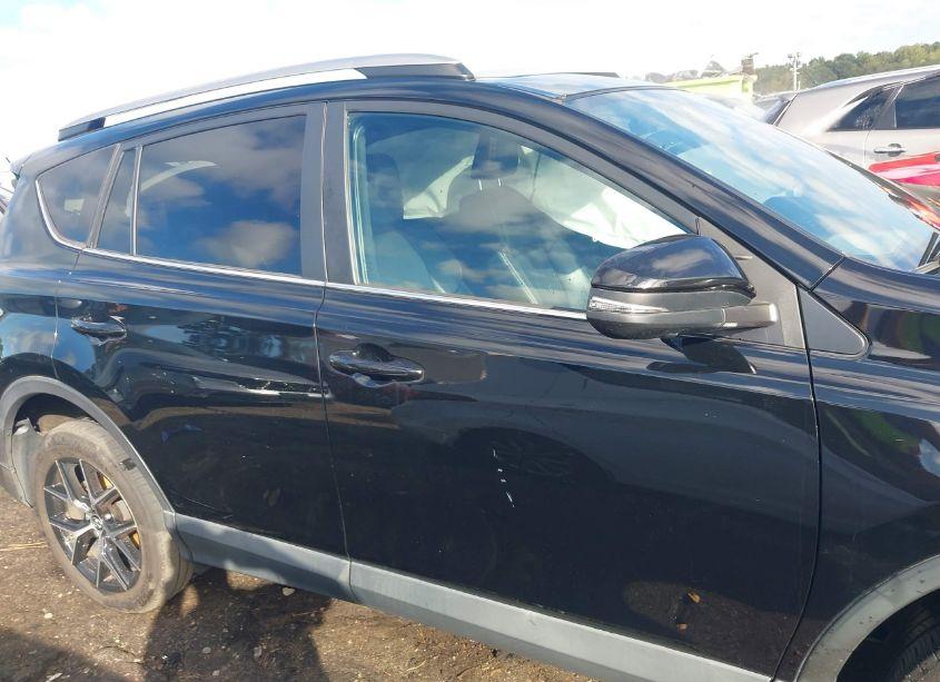 Photo 13 of 2018 Toyota Rav4 SE (VIN 2T3NFREV5JW453637)