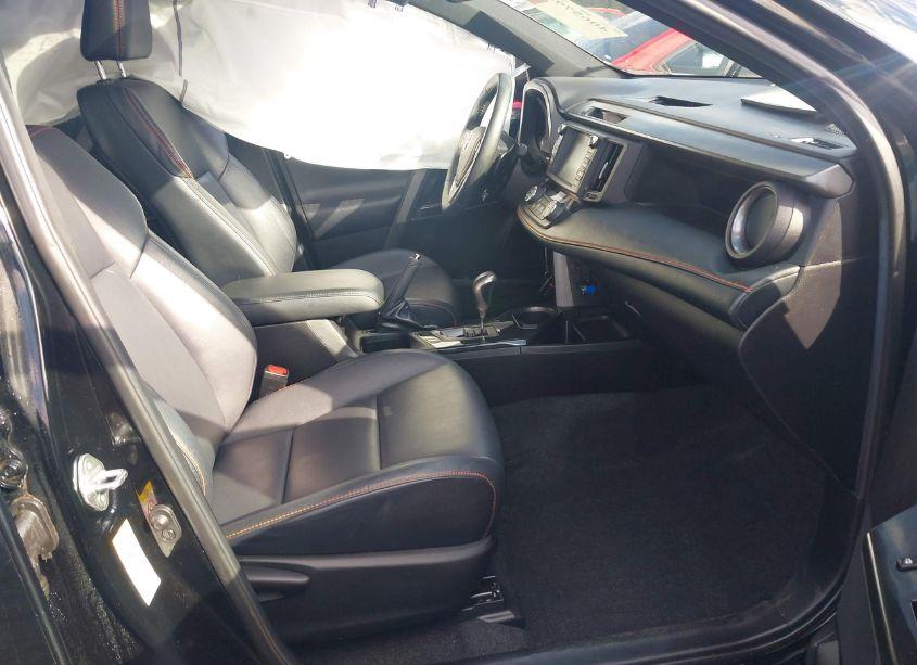 Photo 5 of 2018 Toyota Rav4 SE (VIN 2T3NFREV5JW453637)