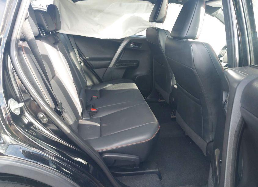 Photo 8 of 2018 Toyota Rav4 SE (VIN 2T3NFREV5JW453637)