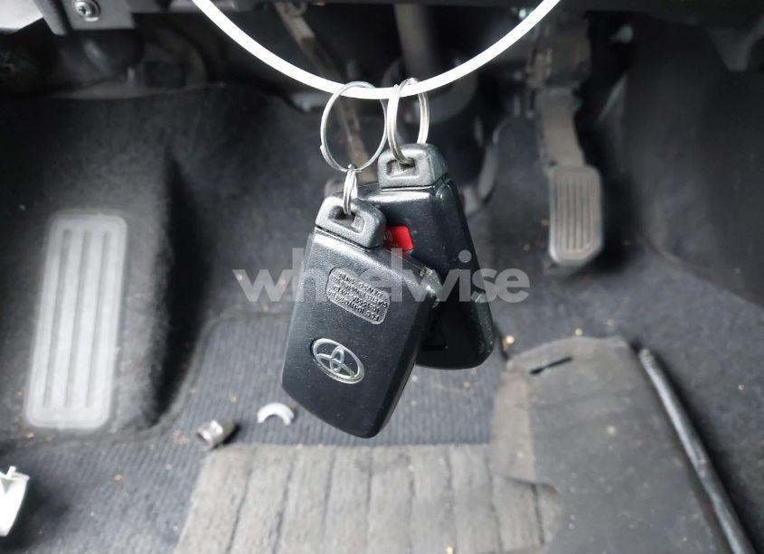 Photo 11 of 2016 Toyota Rav4 SE (VIN 2T3NFREV7GW258213)