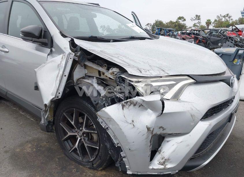 Photo 6 of 2016 Toyota Rav4 SE (VIN 2T3NFREV7GW258213)