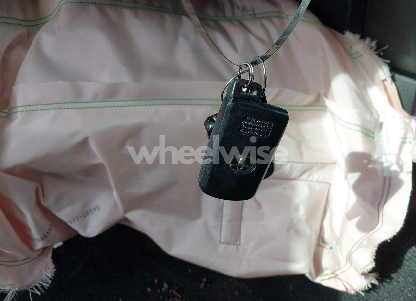 Photo 11 of 2018 Toyota Rav4 SE (VIN 2T3NFREV8JW437464)