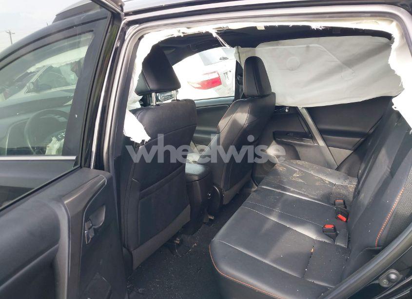 Photo 8 of 2018 Toyota Rav4 SE (VIN 2T3NFREV8JW437464)