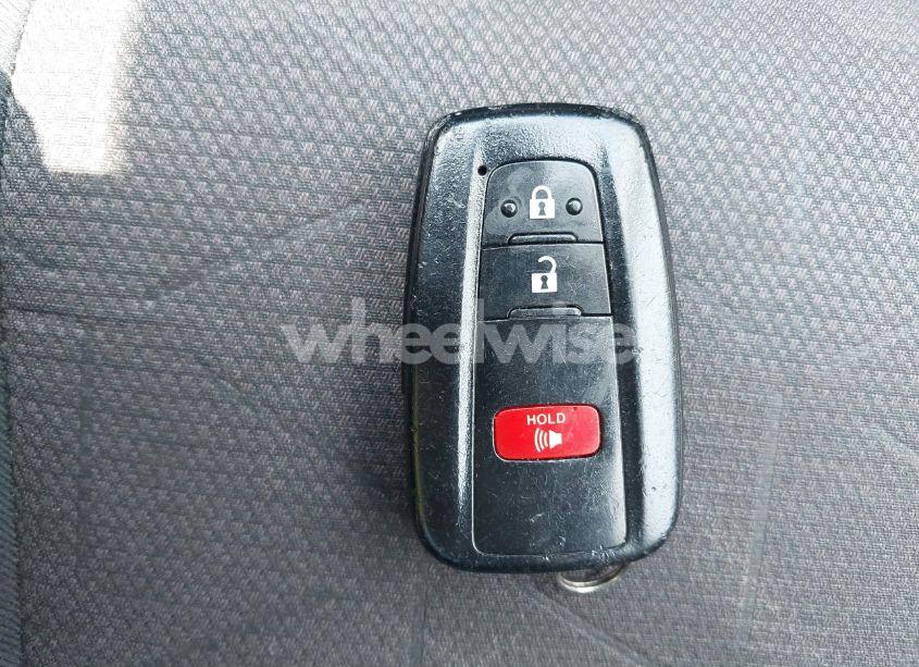 Photo 11 of 2019 Toyota Rav4 XLE (VIN 2T3P1RFV0KC007727)