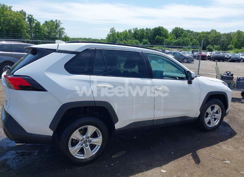 Photo 14 of 2019 Toyota Rav4 XLE (VIN 2T3P1RFV0KC007727)