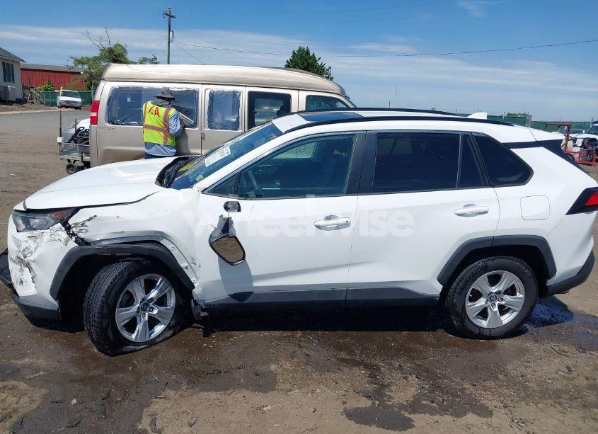 Photo 15 of 2019 Toyota Rav4 XLE (VIN 2T3P1RFV0KC007727)