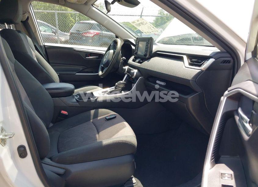 Photo 5 of 2019 Toyota Rav4 XLE (VIN 2T3P1RFV0KC007727)