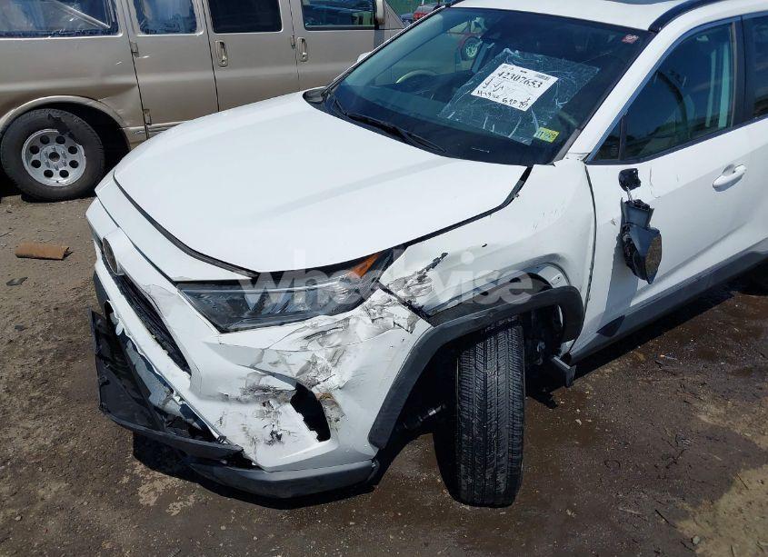 Photo 6 of 2019 Toyota Rav4 XLE (VIN 2T3P1RFV0KC007727)