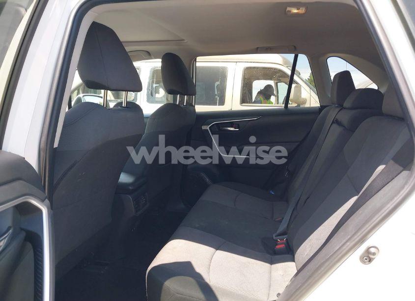 Photo 8 of 2019 Toyota Rav4 XLE (VIN 2T3P1RFV0KC007727)