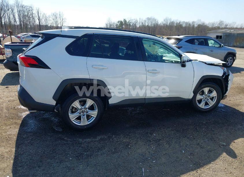 Photo 13 of 2020 Toyota Rav4 XLE (VIN 2T3P1RFV0LC073650)