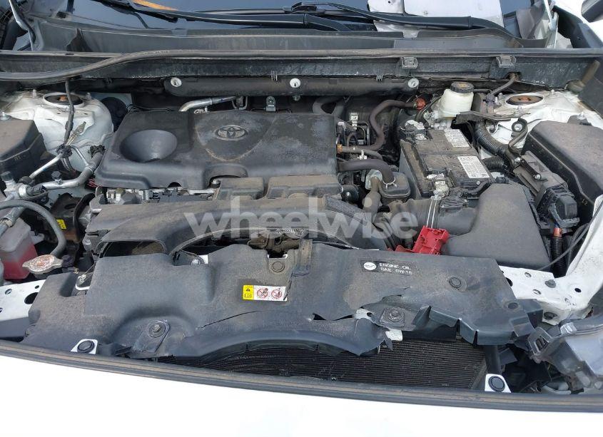 Photo 10 of 2020 Toyota Rav4 XLE (VIN 2T3P1RFV0LC075978)