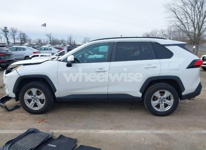 Photo 14 of 2020 Toyota Rav4 XLE (VIN 2T3P1RFV0LC075978)
