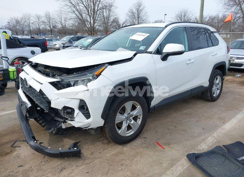 Photo 2 of 2020 Toyota Rav4 XLE (VIN 2T3P1RFV0LC075978)