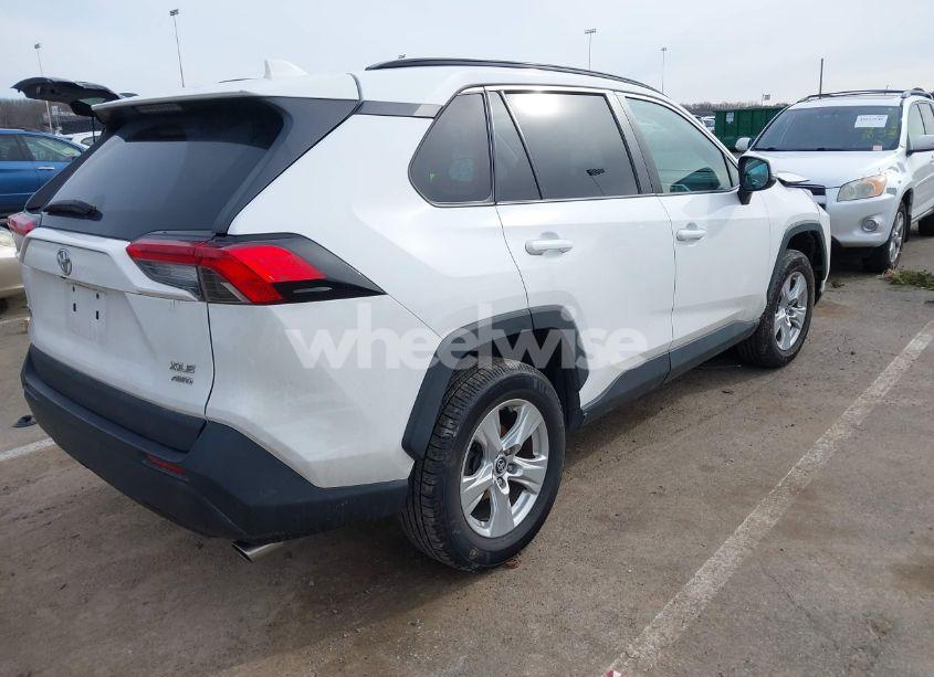Photo 4 of 2020 Toyota Rav4 XLE (VIN 2T3P1RFV0LC075978)