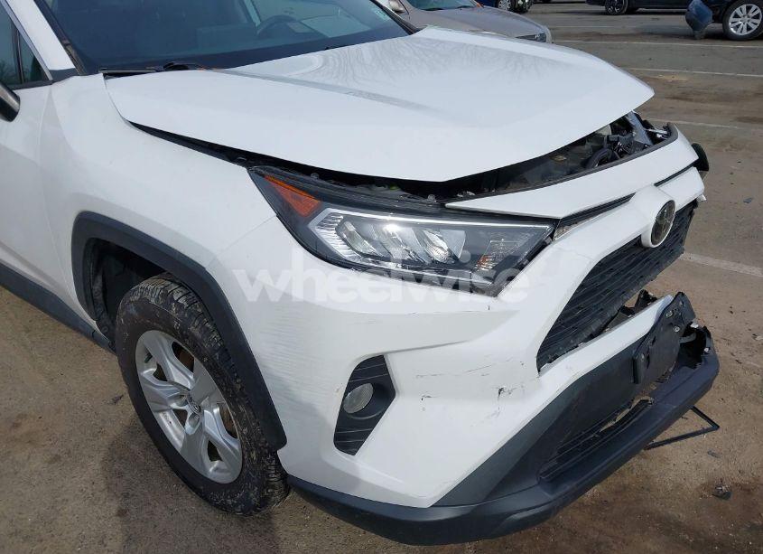 Photo 6 of 2020 Toyota Rav4 XLE (VIN 2T3P1RFV0LC075978)