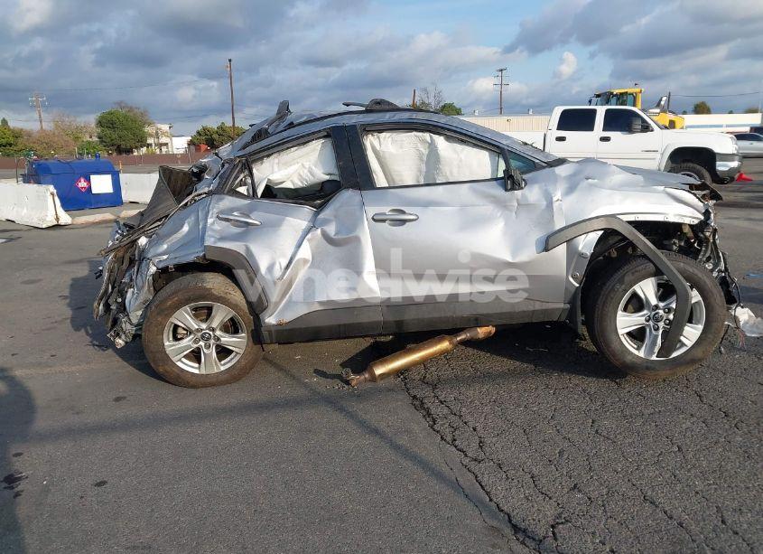 Photo 12 of 2020 Toyota Rav4 XLE (VIN 2T3P1RFV0LC104685)