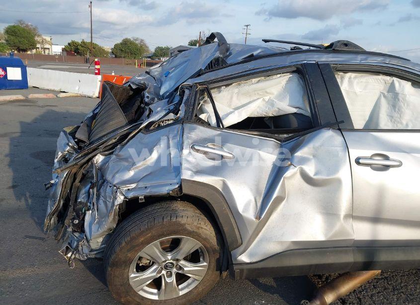 Photo 18 of 2020 Toyota Rav4 XLE (VIN 2T3P1RFV0LC104685)