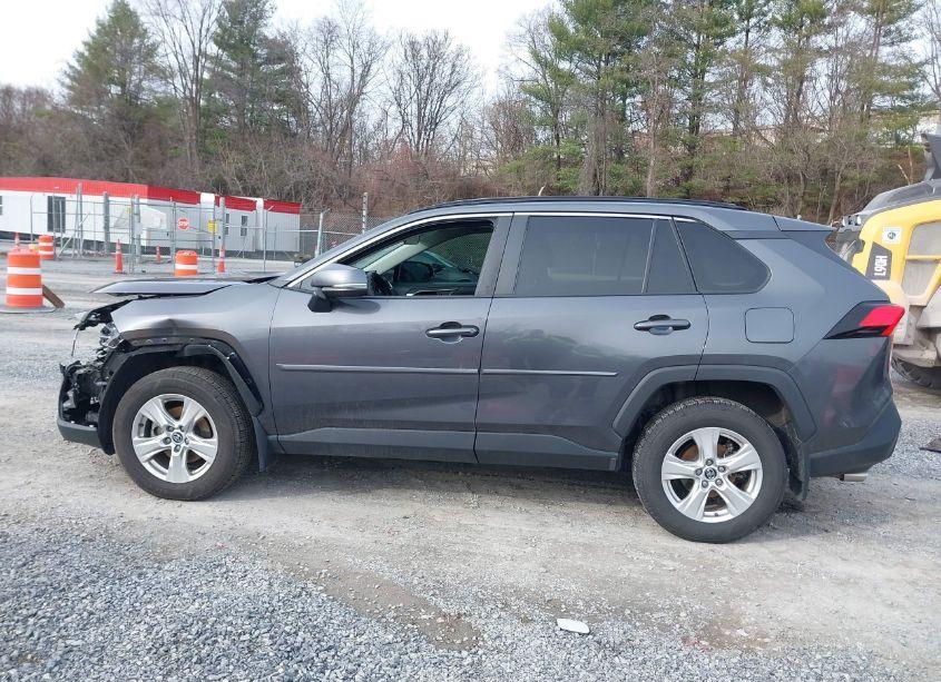 Photo 14 of 2020 Toyota Rav4 XLE (VIN 2T3P1RFV0LC115105)