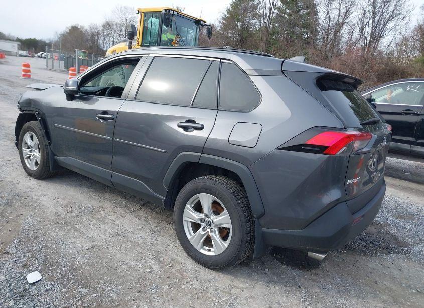 Photo 3 of 2020 Toyota Rav4 XLE (VIN 2T3P1RFV0LC115105)