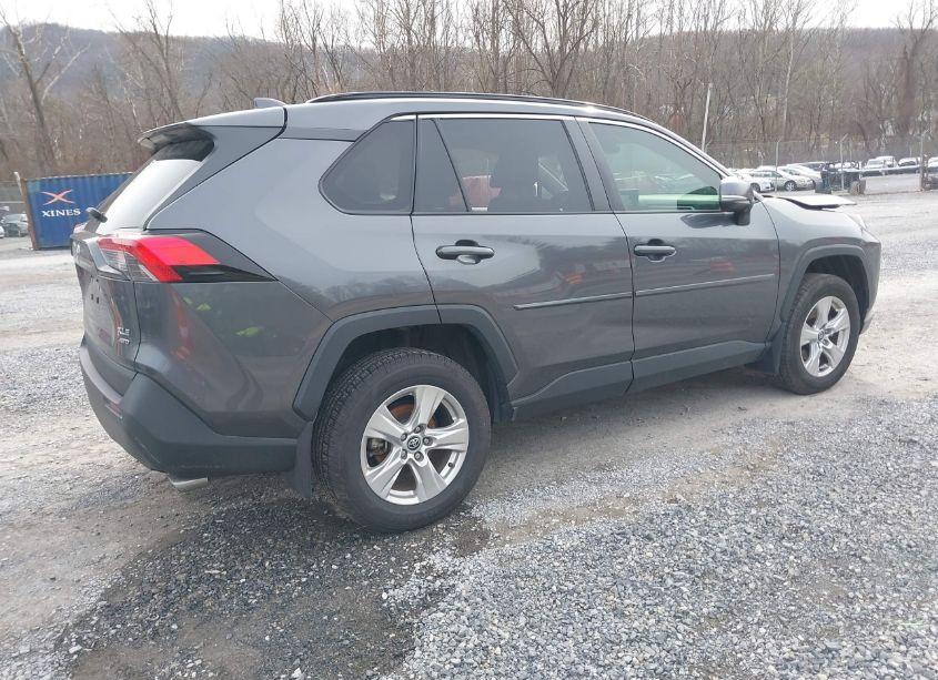 Photo 4 of 2020 Toyota Rav4 XLE (VIN 2T3P1RFV0LC115105)