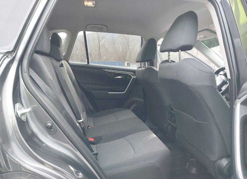 Photo 8 of 2020 Toyota Rav4 XLE (VIN 2T3P1RFV0LC115105)