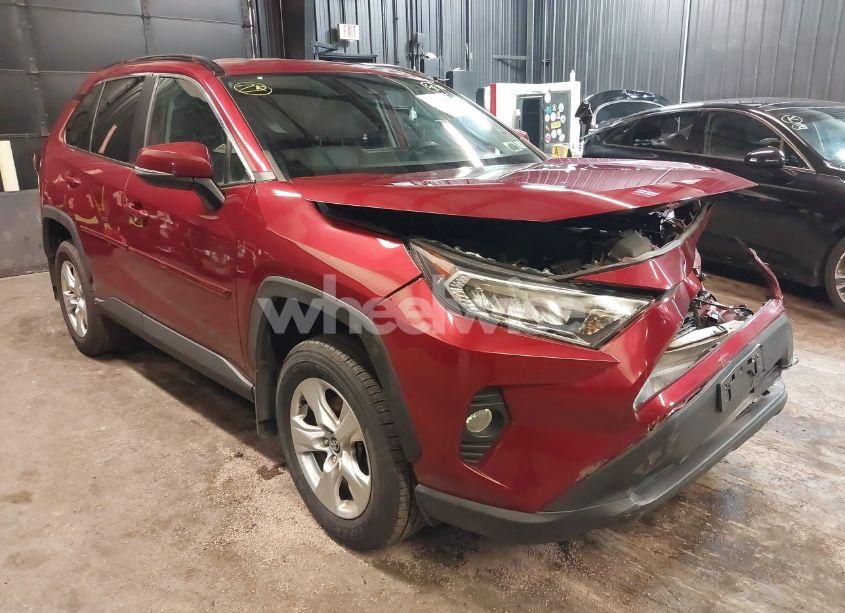 2020 Toyota Rav4 XLE (VIN 2T3P1RFV0LW113062) main photo