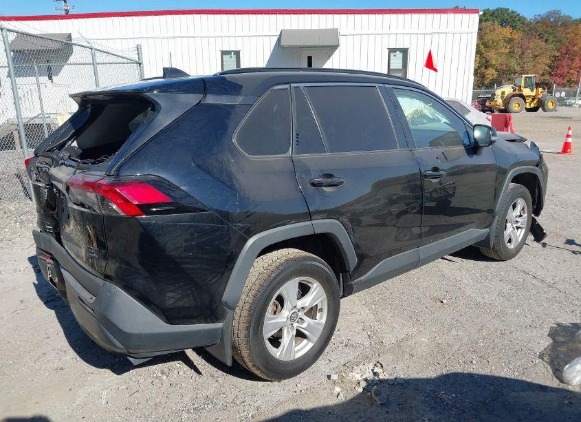 Photo 4 of 2021 Toyota Rav4 XLE (VIN 2T3P1RFV0MC167349)