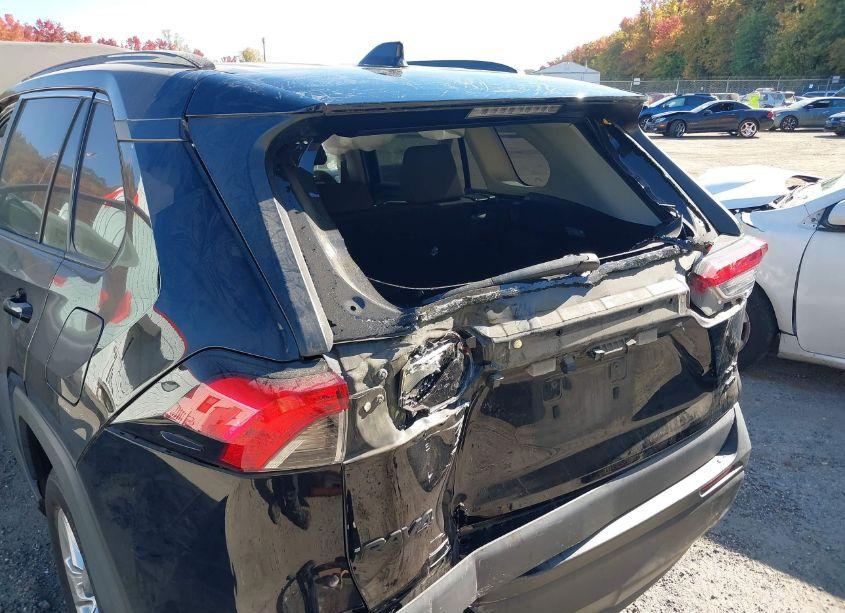 Photo 6 of 2021 Toyota Rav4 XLE (VIN 2T3P1RFV0MC167349)