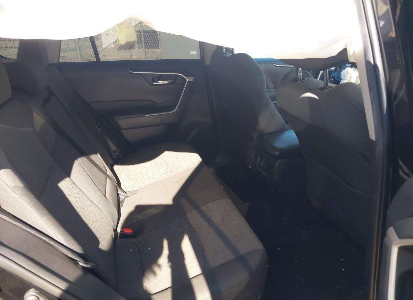Photo 8 of 2021 Toyota Rav4 XLE (VIN 2T3P1RFV0MC167349)