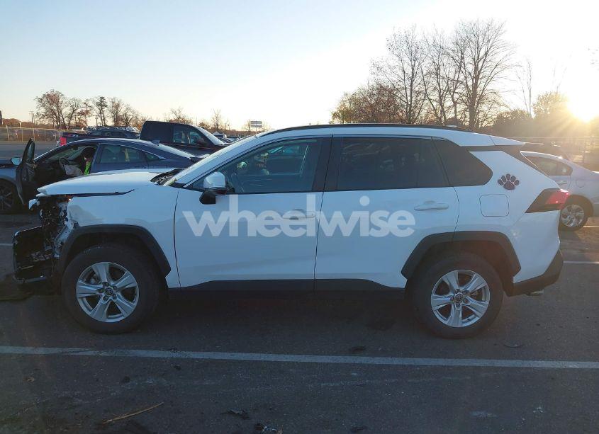 Photo 14 of 2021 Toyota Rav4 XLE (VIN 2T3P1RFV0MC186757)