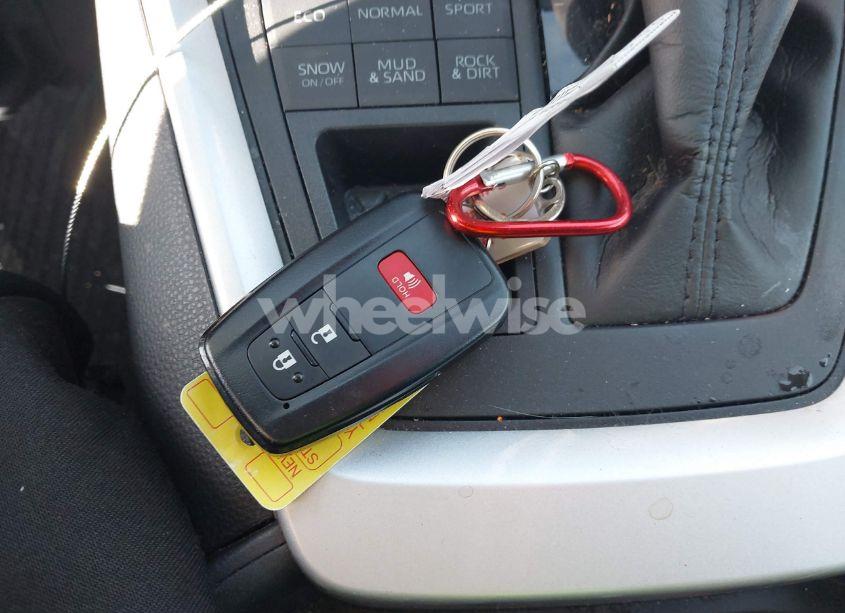 Photo 11 of 2021 Toyota Rav4 XLE (VIN 2T3P1RFV0MW182433)