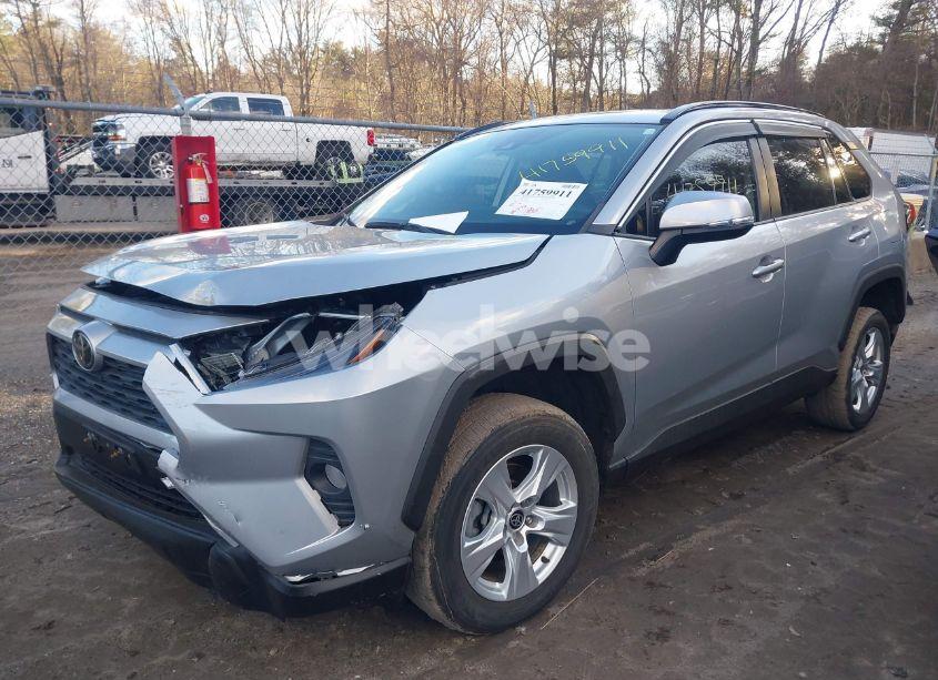 Photo 2 of 2021 Toyota Rav4 XLE (VIN 2T3P1RFV0MW191133)