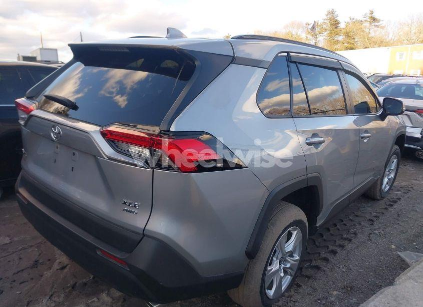 Photo 4 of 2021 Toyota Rav4 XLE (VIN 2T3P1RFV0MW191133)