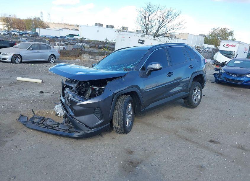 Photo 2 of 2022 Toyota Rav4 XLE (VIN 2T3P1RFV0NC309345)