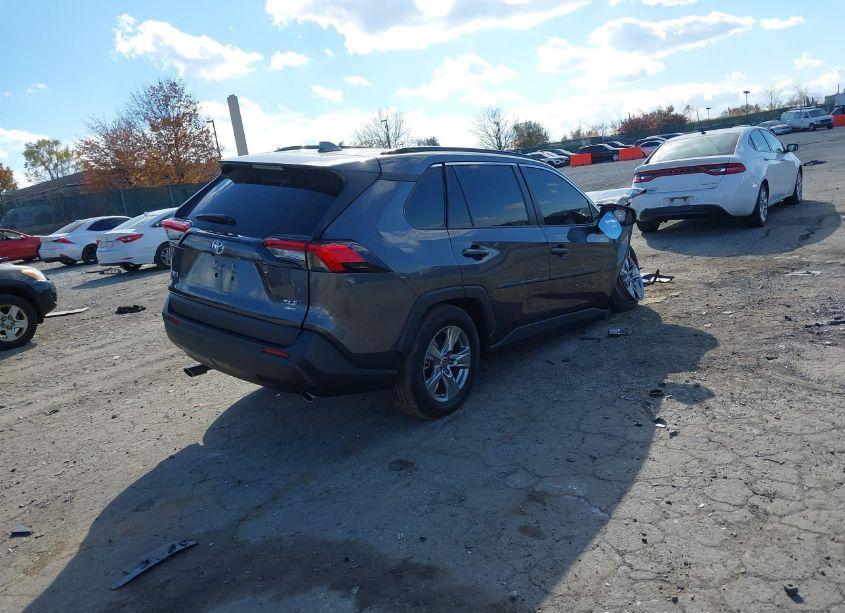 Photo 4 of 2022 Toyota Rav4 XLE (VIN 2T3P1RFV0NC309345)