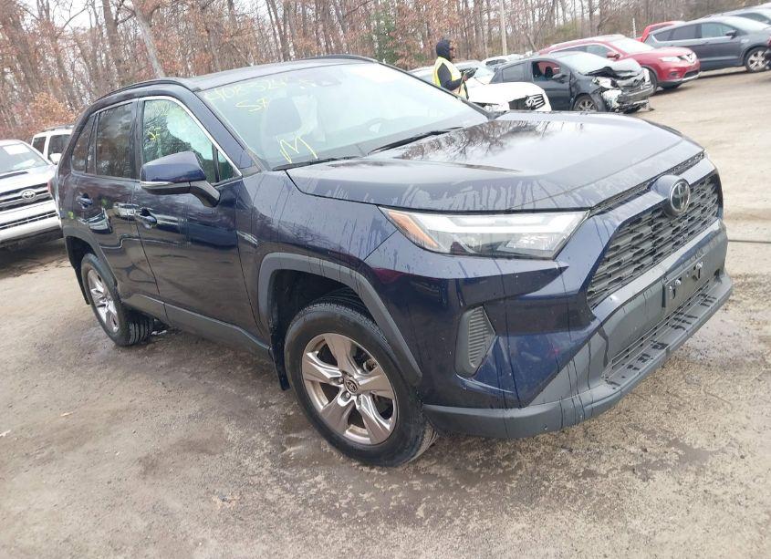 2022 Toyota Rav4 XLE (VIN 2T3P1RFV0NW279343) main photo