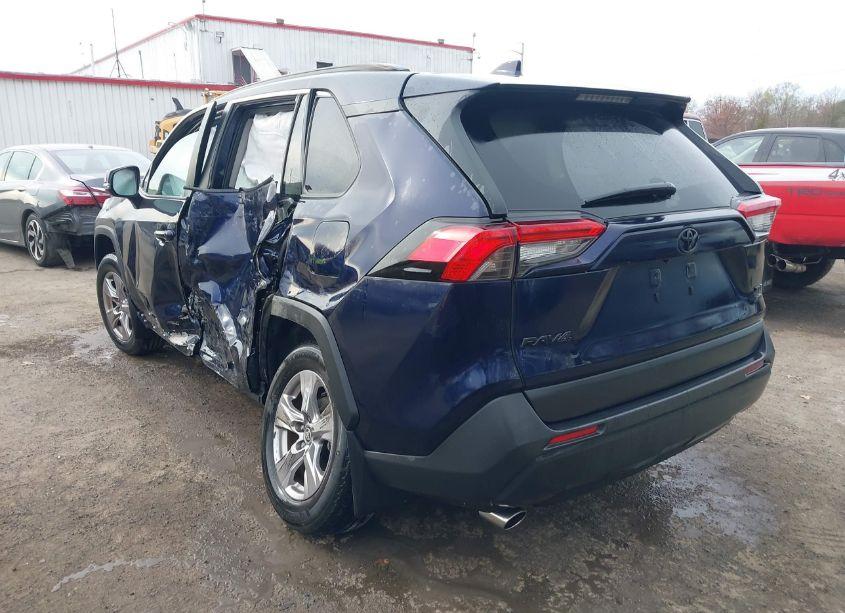 Photo 3 of 2022 Toyota Rav4 XLE (VIN 2T3P1RFV0NW279343)