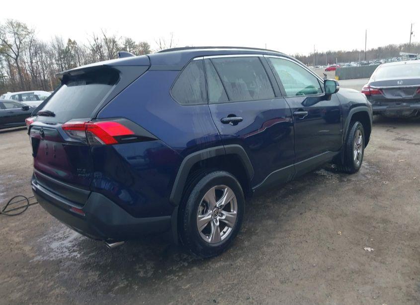 Photo 4 of 2022 Toyota Rav4 XLE (VIN 2T3P1RFV0NW279343)