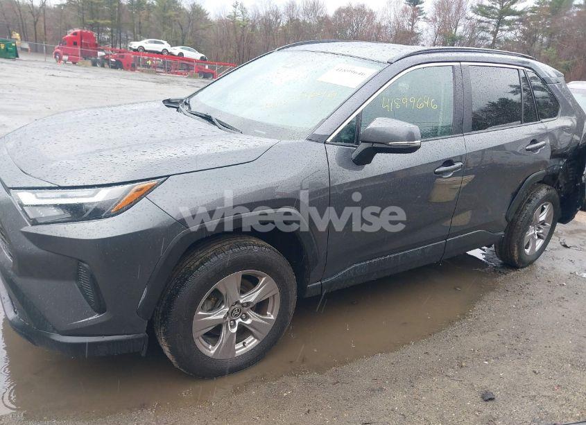 Photo 14 of 2022 Toyota Rav4 XLE (VIN 2T3P1RFV0NW298295)