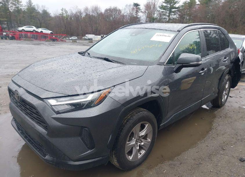 Photo 2 of 2022 Toyota Rav4 XLE (VIN 2T3P1RFV0NW298295)