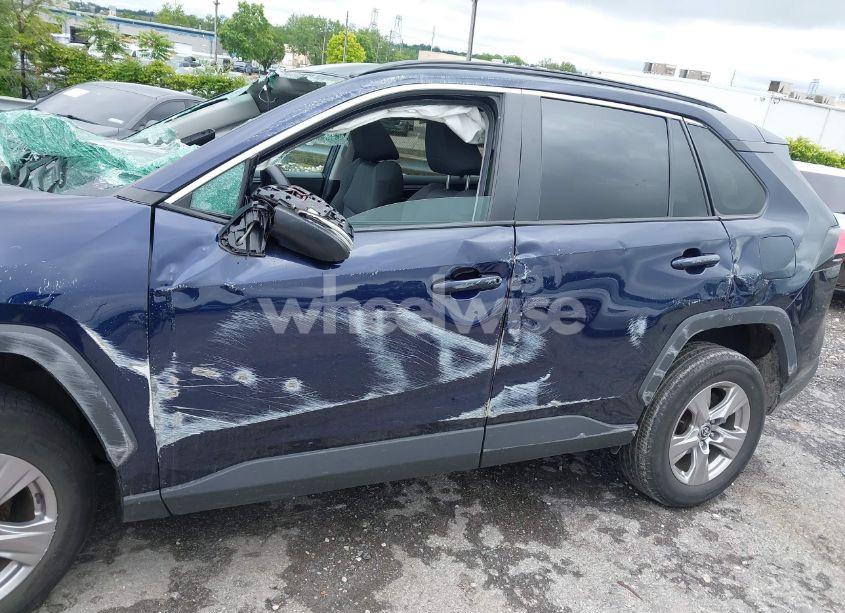 Photo 6 of 2022 Toyota Rav4 XLE (VIN 2T3P1RFV0NW311854)