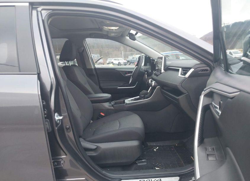 Photo 5 of 2024 Toyota Rav4 XLE (VIN 2T3P1RFV0RC431113)