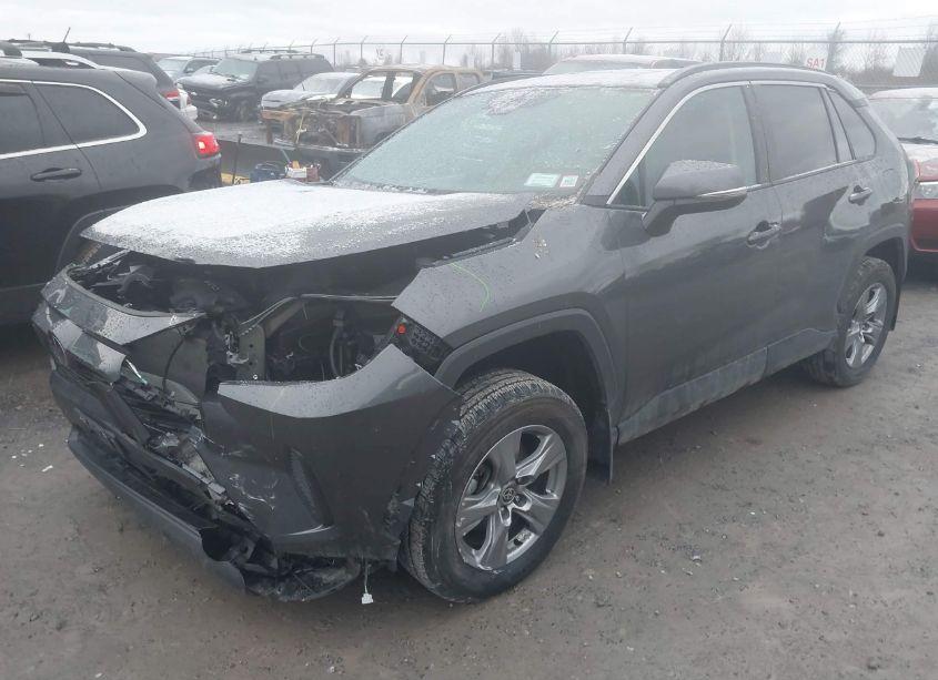 2024 Toyota Rav4 XLE (VIN 2T3P1RFV0RW418988) main photo
