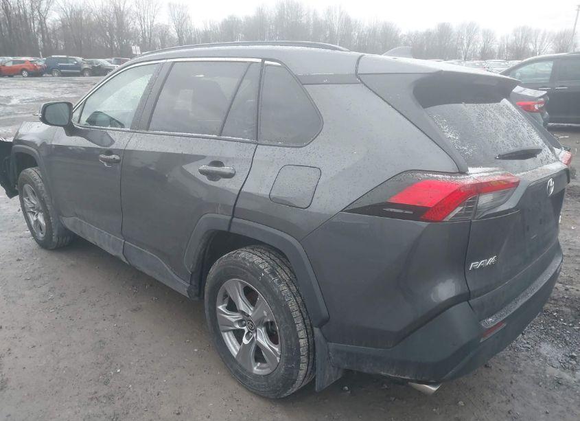 Photo 2 of 2024 Toyota Rav4 XLE (VIN 2T3P1RFV0RW418988)