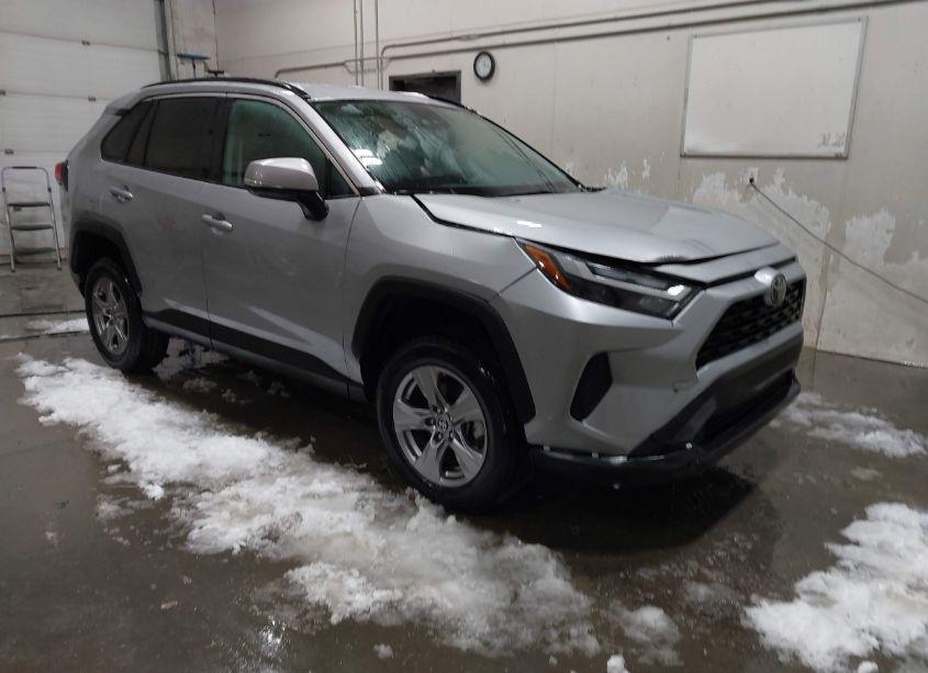 2024 Toyota Rav4 XLE (VIN 2T3P1RFV0RW432020) main photo