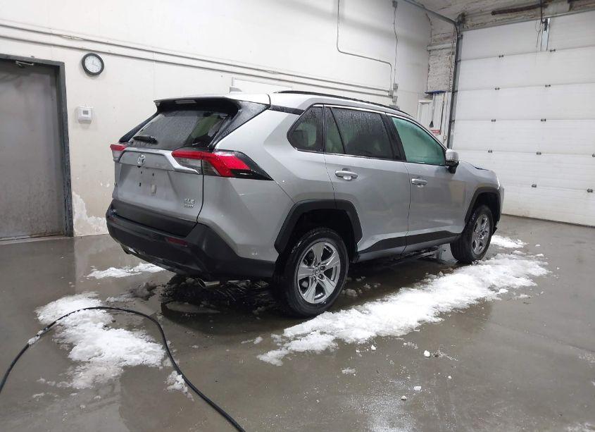 Photo 4 of 2024 Toyota Rav4 XLE (VIN 2T3P1RFV0RW432020)